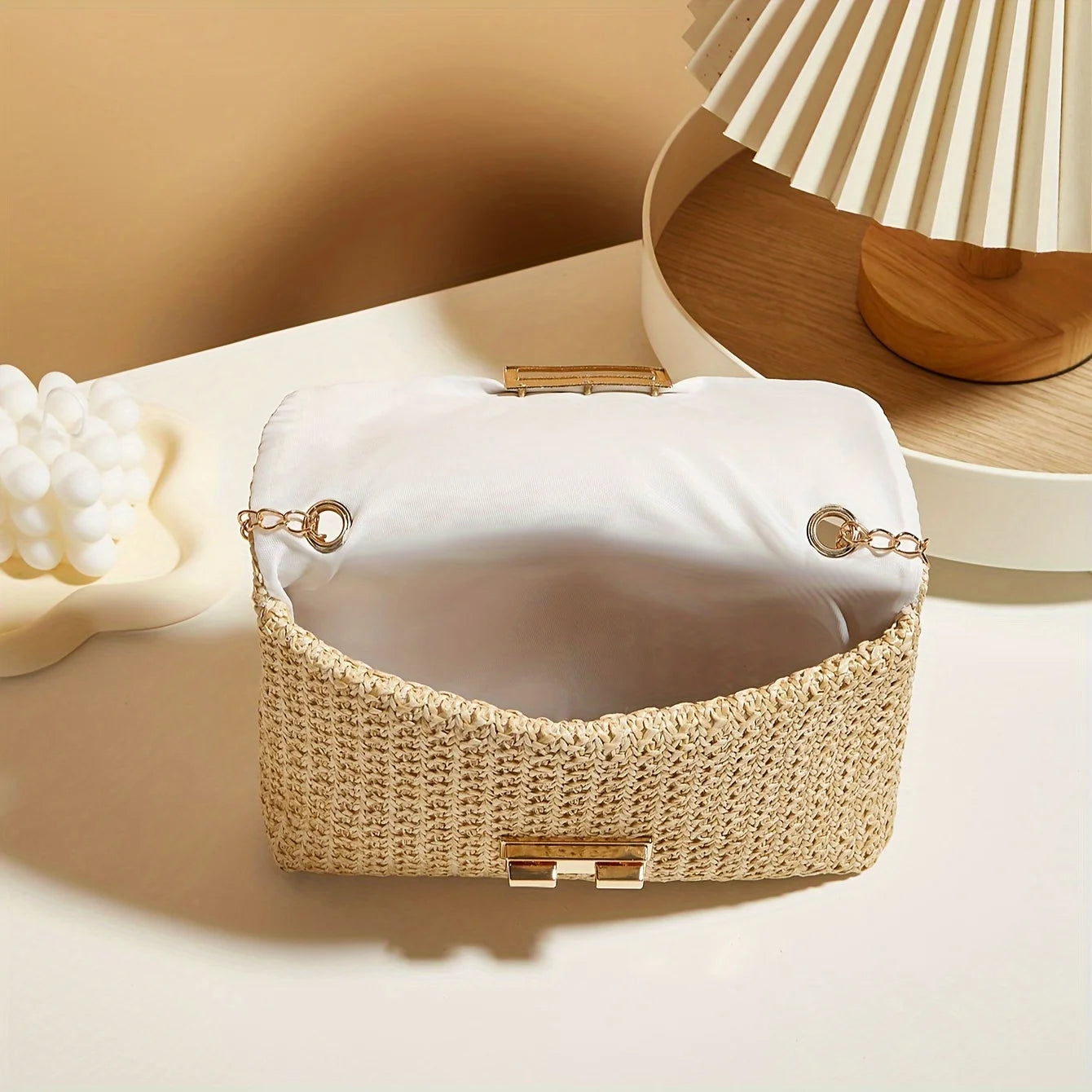 Elegant Woven Straw Crossbody Bag with Gold Chain